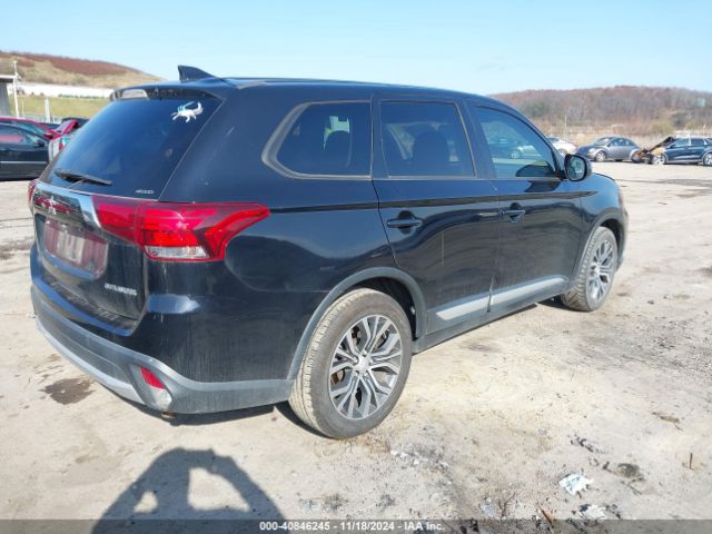 JA4AZ2A33HZ058216 Mitsubishi Outlander Es