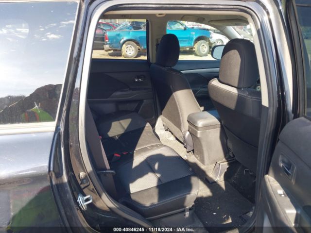 JA4AZ2A33HZ058216 Mitsubishi Outlander Es