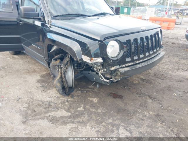 1C4NJRFBXFD244921 Jeep Patriot Latitude