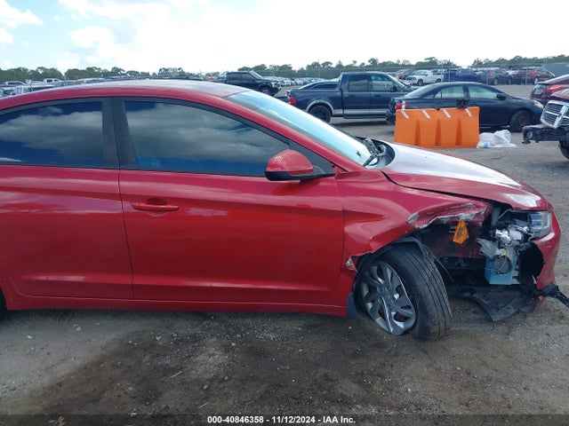 Hyundai ELANTRA SE 2018 5NPD74LFXJH346050 Image 14