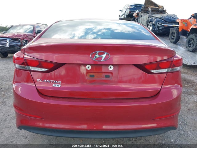 Hyundai ELANTRA SE 2018 5NPD74LFXJH346050 Image 17