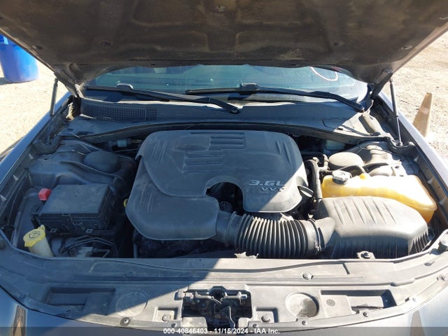 Chrysler 300 2015 2C3CCABGXFH882288 Image 10