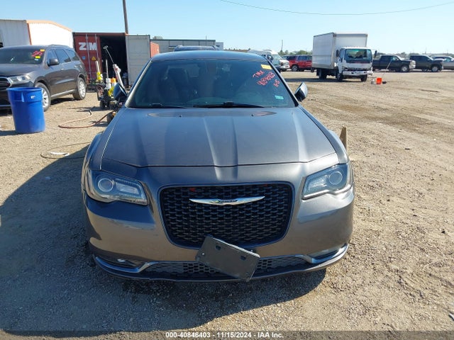 Chrysler 300 2015 2C3CCABGXFH882288 Image 12