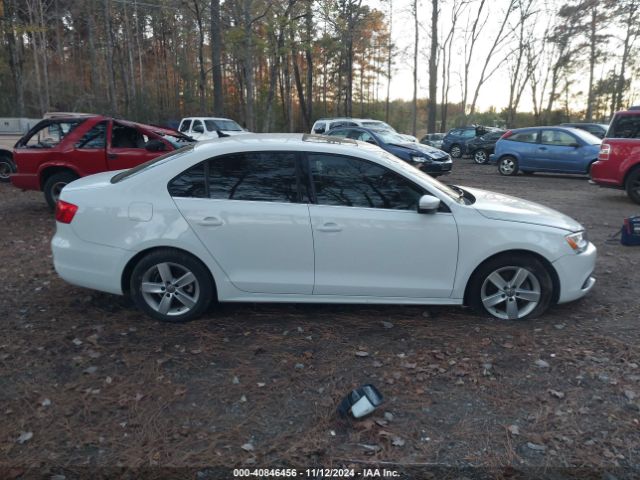 3VW3L7AJ5EM438986 Volkswagen Jetta 2.0l Tdi