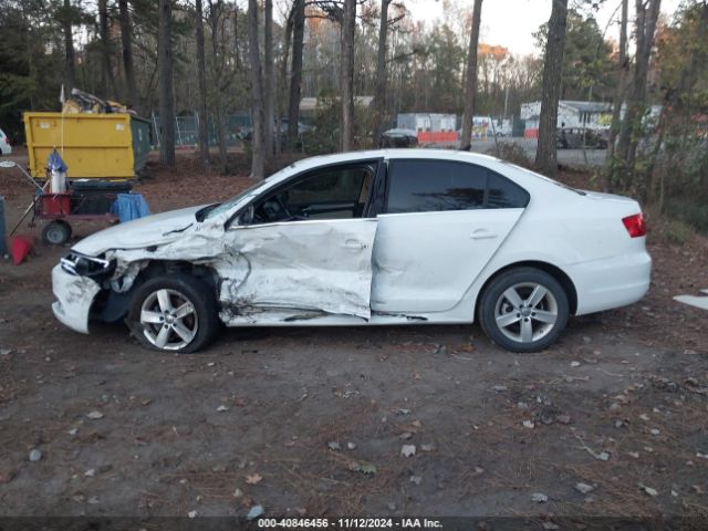 3VW3L7AJ5EM438986 Volkswagen Jetta 2.0l Tdi