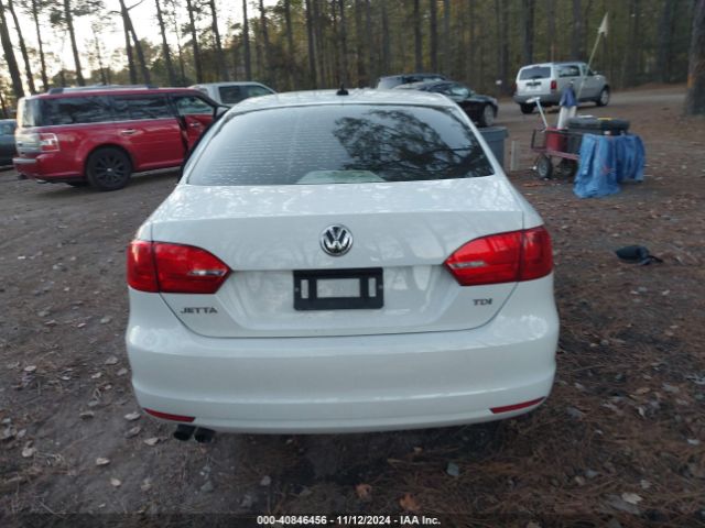 3VW3L7AJ5EM438986 Volkswagen Jetta 2.0l Tdi