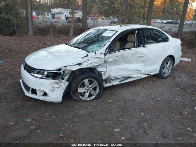 3VW3L7AJ5EM438986 Volkswagen Jetta 2.0l Tdi