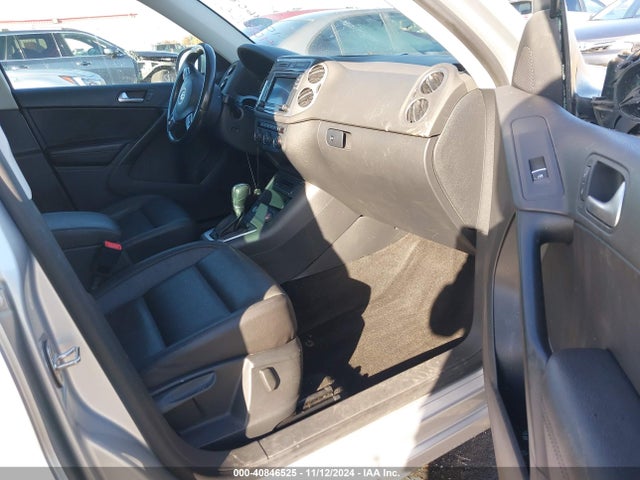 WVGRV7AX3HK002172 Volkswagen Tiguan 2.0t Wolfsburg Edition