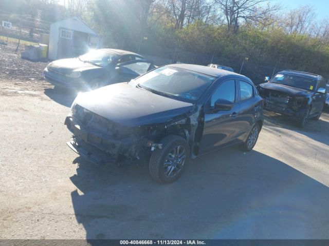 3MYDLBJV3LY704963 Toyota YARIS LE