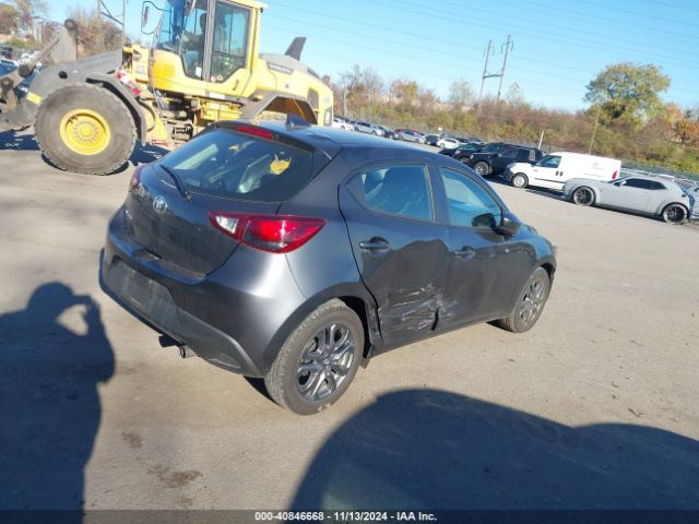 3MYDLBJV3LY704963 Toyota YARIS LE