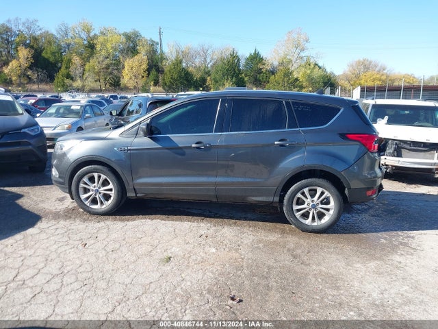 Ford ESCAPE SE 2019 1FMCU0GD6KUB57341 Image 14