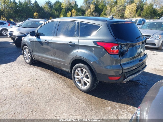 Ford ESCAPE SE 2019 1FMCU0GD6KUB57341 Image 3