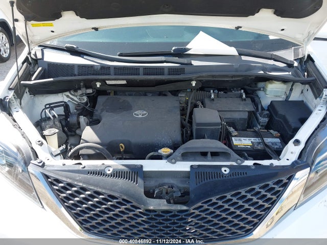 5TDXK3DC0GS730867 Toyota Sienna Se Premium 8 Passenger