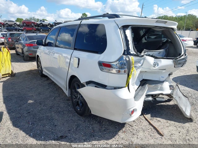 5TDXK3DC0GS730867 Toyota Sienna Se Premium 8 Passenger