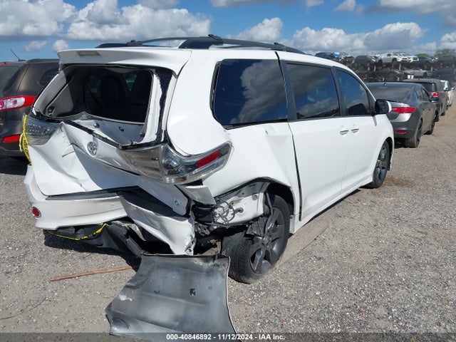 5TDXK3DC0GS730867 Toyota Sienna Se Premium 8 Passenger