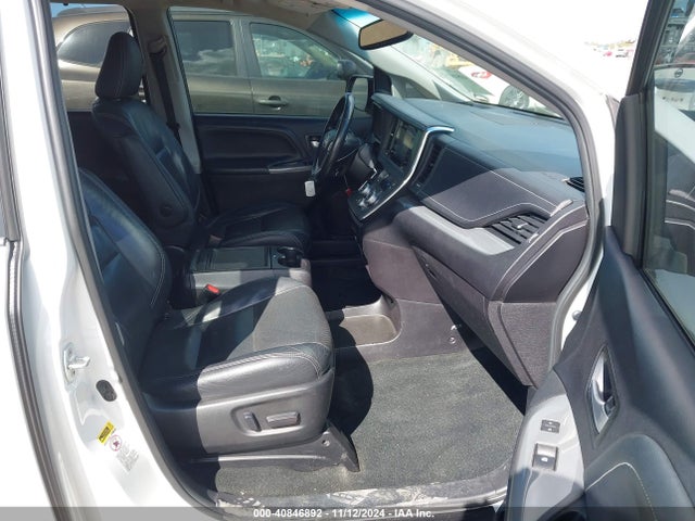 5TDXK3DC0GS730867 Toyota Sienna Se Premium 8 Passenger