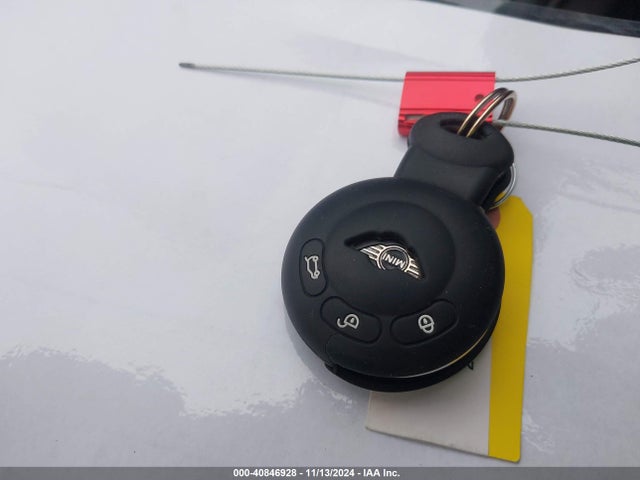 2011 MINI COOPER WMWSU3C57BT098397 Photo 10