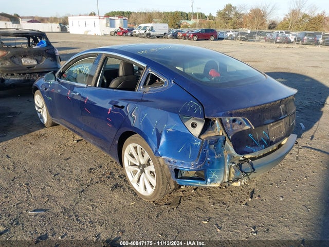 2018 TESLA MODEL 3 5YJ3E1EB9JF088158 Photo 2