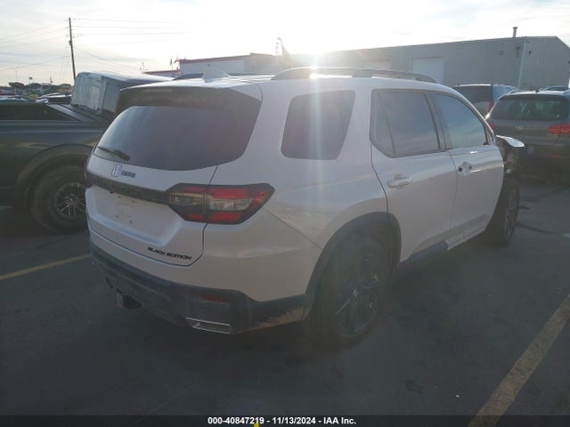Honda Pilot Black Edition 2025 5FNYG1H99SB052805 Image 4