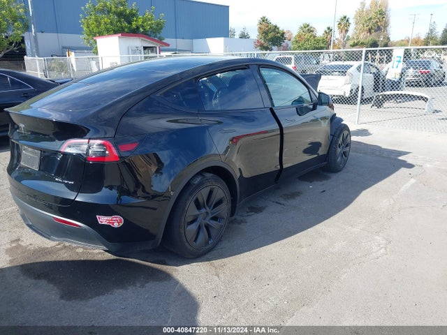 2024 TESLA MODEL Y 7SAYGAEE4RF126078 Photo 3