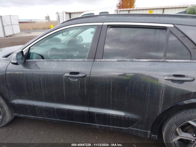 KNDCR3LE7P5091812 KIA Niro Ex Touring