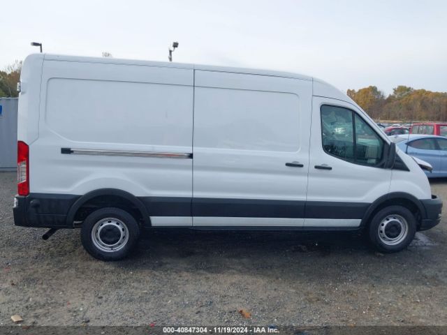 1FTBR1C8XNKA26218 Ford Transit-250 Cargo Van