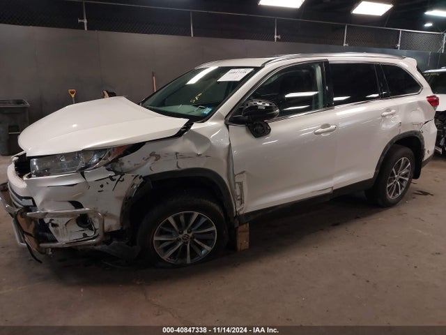 Toyota Highlander Xle 2019 5TDJZRFH4KS628168 Image 2