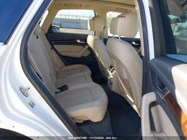 WA1BNAFY8K2101690 Audi Q5 45 Premium