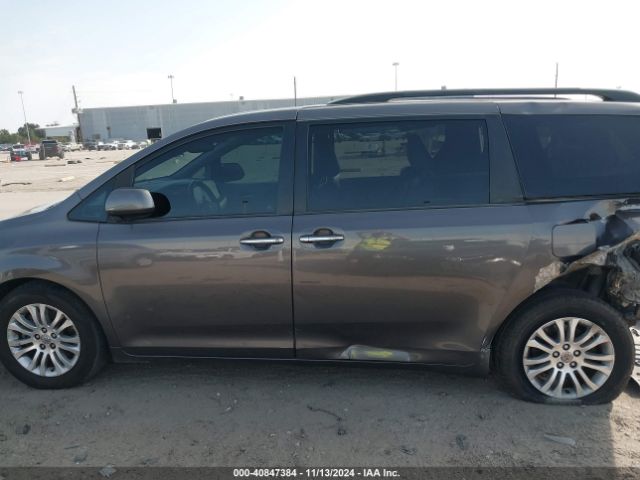 5TDYK3DC5FS679160 Toyota Sienna Xle 8 Passenger