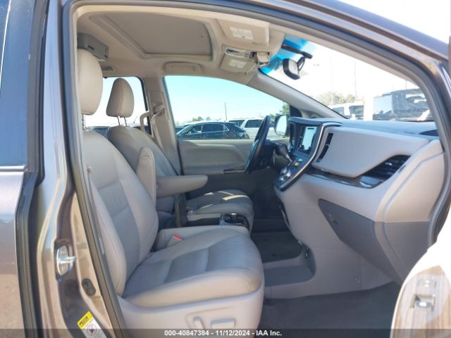 5TDYK3DC5FS679160 Toyota Sienna Xle 8 Passenger
