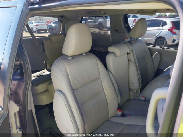 5TDYK3DC5FS679160 Toyota Sienna Xle 8 Passenger