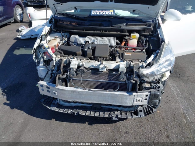 Toyota Prius V Two 2017 JTDZN3EU5HJ062991 Image 10