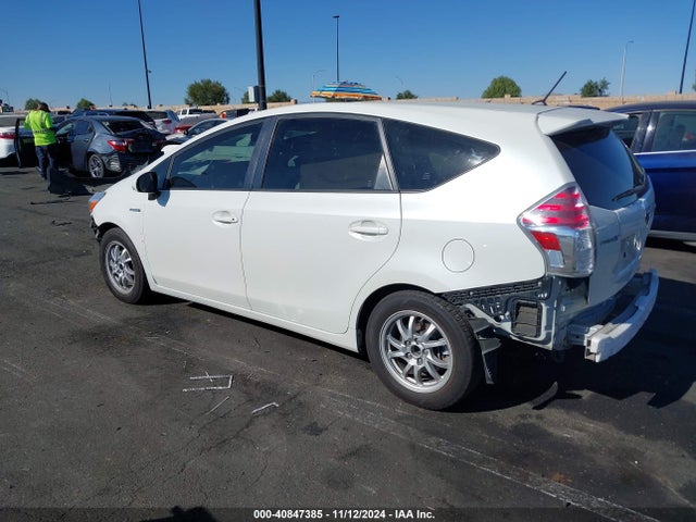 Toyota Prius V Two 2017 JTDZN3EU5HJ062991 Image 15