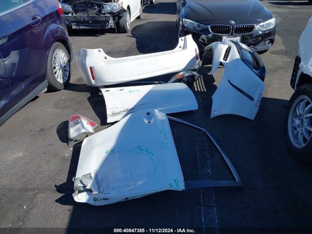 Toyota Prius V Two 2017 JTDZN3EU5HJ062991 Image 12