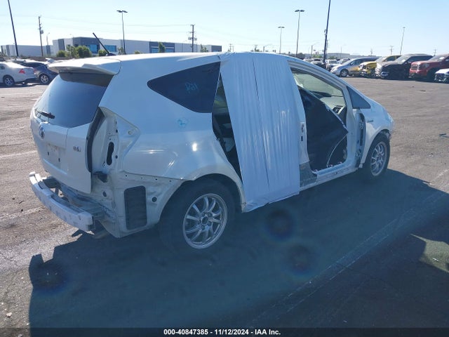 Toyota Prius V Two 2017 JTDZN3EU5HJ062991 Image 4