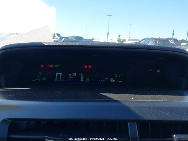 Toyota Prius V Two 2017 JTDZN3EU5HJ062991 Image 7