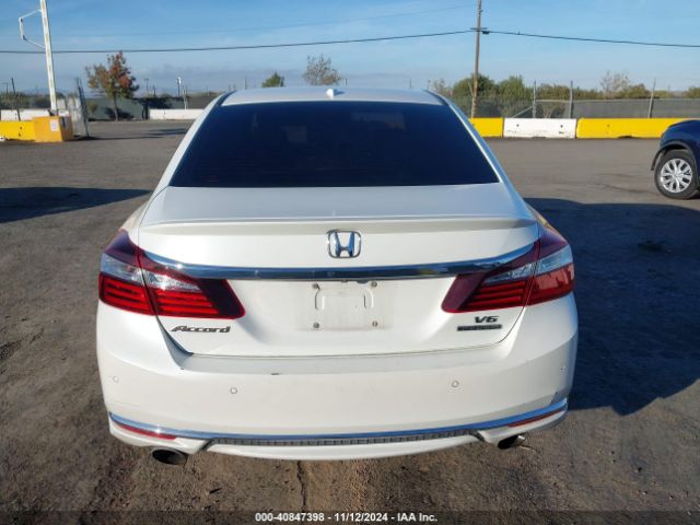 1HGCR3F95HA013215 Honda Accord Touring V6