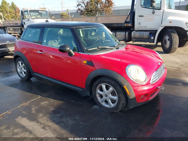 2010 MINI COOPER WMWMF3C5XATZ64109 Photo 0