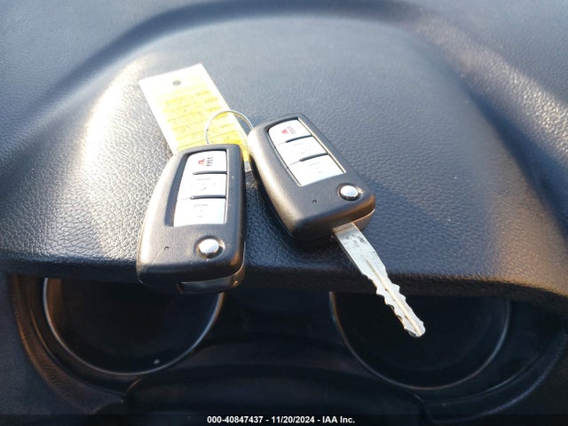 Nissan ROGUE S 2016 KNMAT2MT2GP710286 Image 11