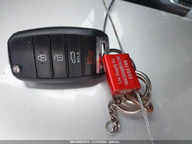 5XXGT4L38JG227696 KIA Optima Lx