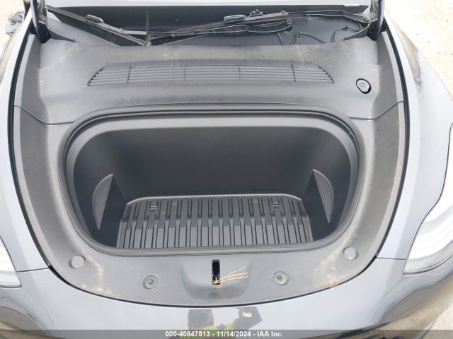 2024 TESLA MODEL Y 7SAYGDEE7RA263739 Photo 9