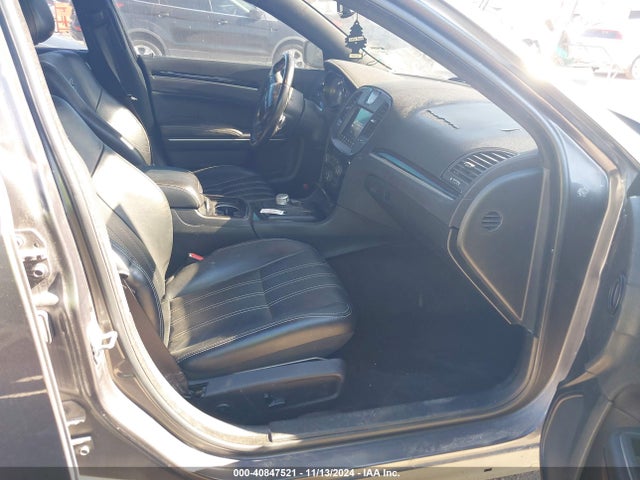 2C3CCABG6JH243771 Chrysler 300 S