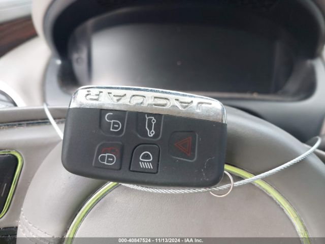 2011 JAGUAR XJ SAJWA2GB1BLV07244 Photo 10