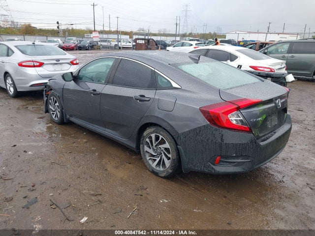 Honda CIVIC EX 2018 19XFC2F79JE013615 Image 3