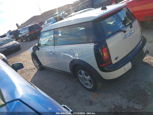 2009 MINI COOPER CLUBMAN WMWML33519TX35791 Photo 2