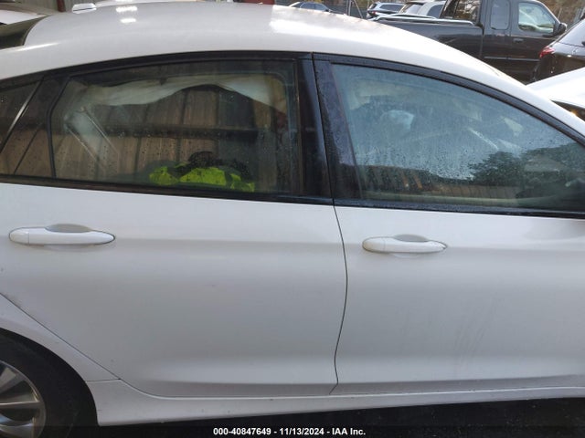 1C3CCCBB9FN568980 Chrysler 200 S