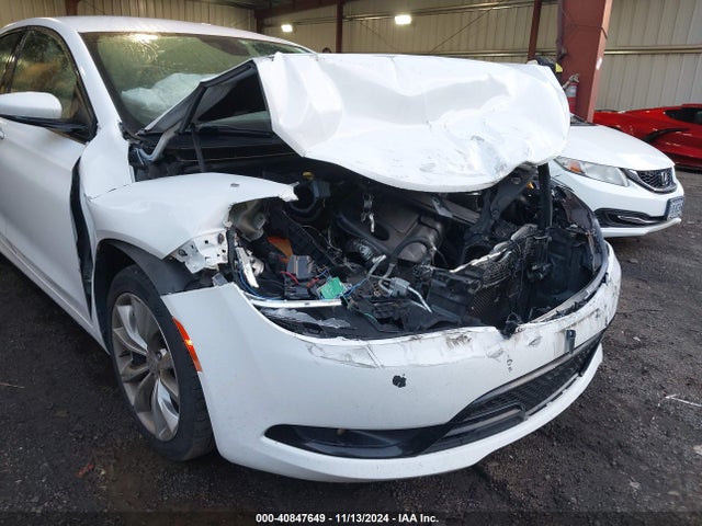 1C3CCCBB9FN568980 Chrysler 200 S