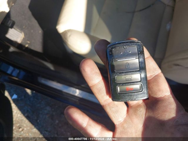 KNALB4J10H5046073 KIA Cadenza Premium
