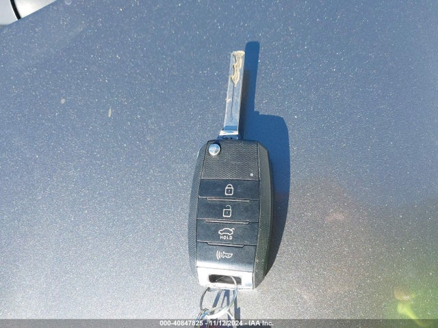 KNDJP3A53J7530211 KIA SOUL +