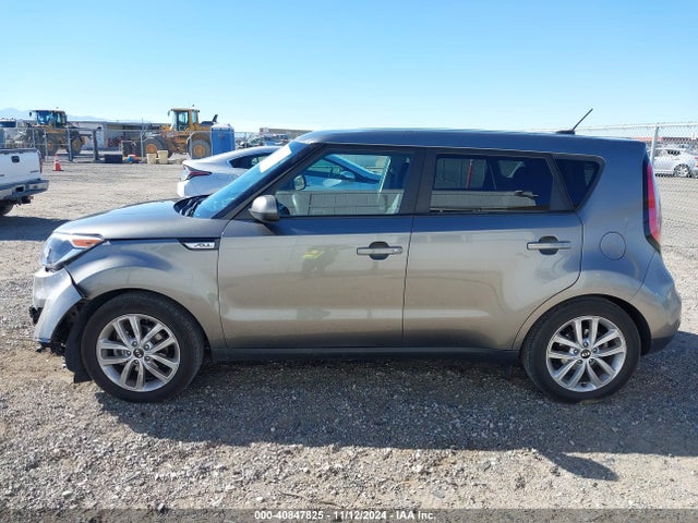 KNDJP3A53J7530211 KIA SOUL +